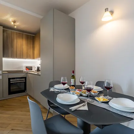 Aurealiving - Trastevere With Rooftop & Gym, Your Place In * 罗马