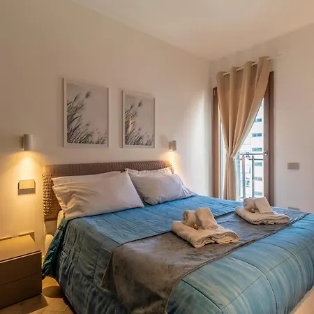 Aurealiving - Trastevere With Rooftop & Gym, Your Place In *
